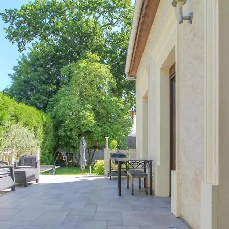 Villa De 6 Chambres Avec Piscine Privee Jardin Clos Et Wifi A Metz *