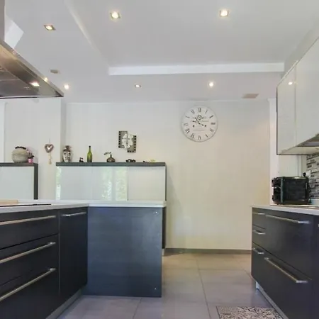 Villa De 6 Chambres Avec Piscine Privee Jardin Clos Et Wifi A Metz * Metz