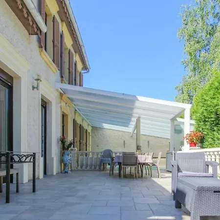 Villa de 6 chambres avec piscine privee jardin clos et wifi a Metz *